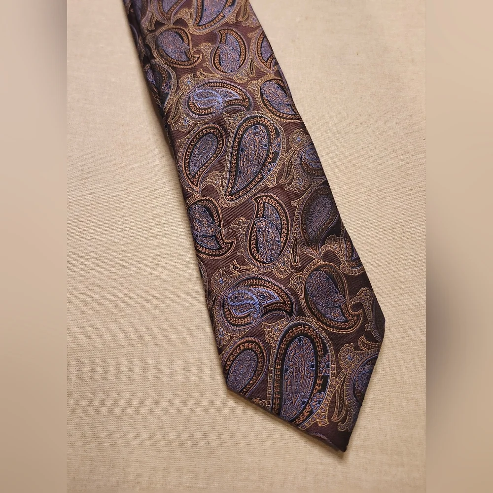 Joseph Abboud Paisley Silk Tie